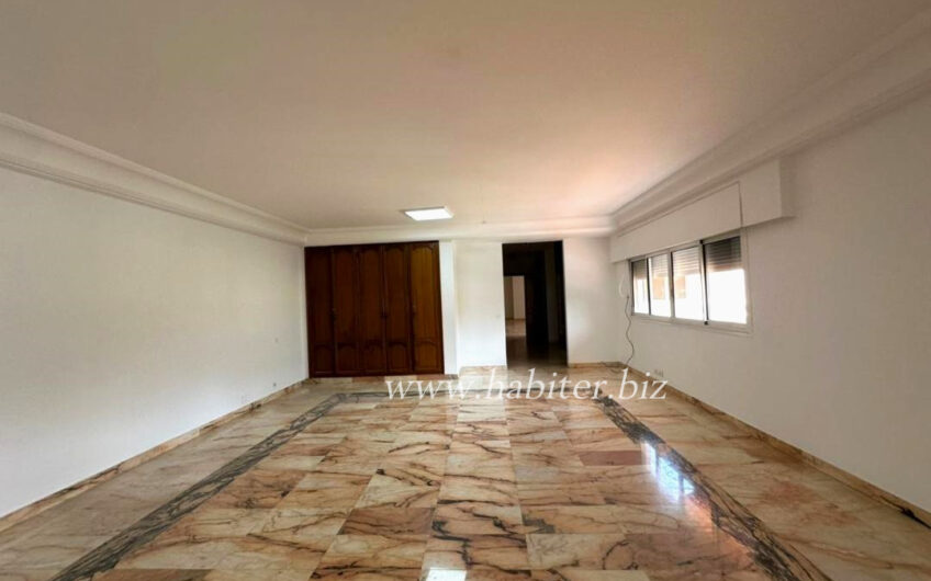 Villa R+1 à louer à Fann Mermoz