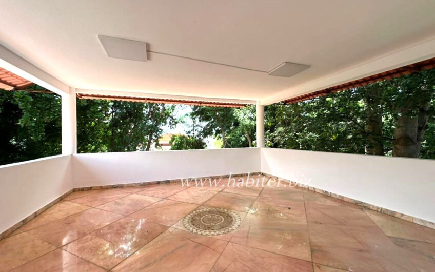 Villa R+1 à louer à Fann Mermoz