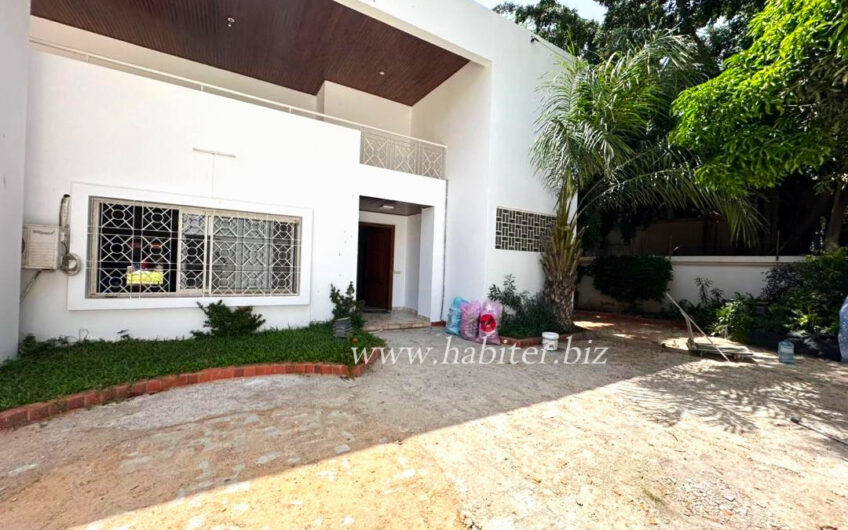 Villa R+1 à louer à Fann Mermoz