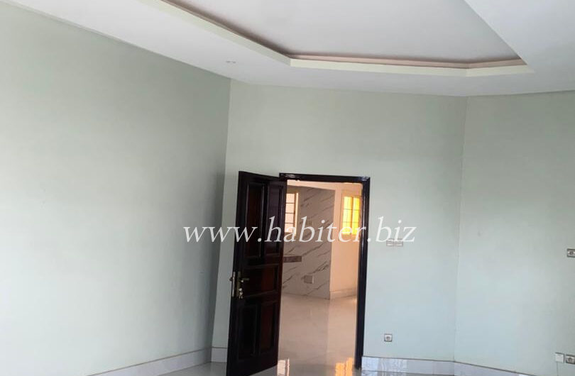 Villa Duplex R+1 à louer à Ouakam