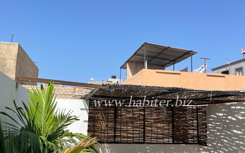 Une villa R+2 à louer aux Mamelles