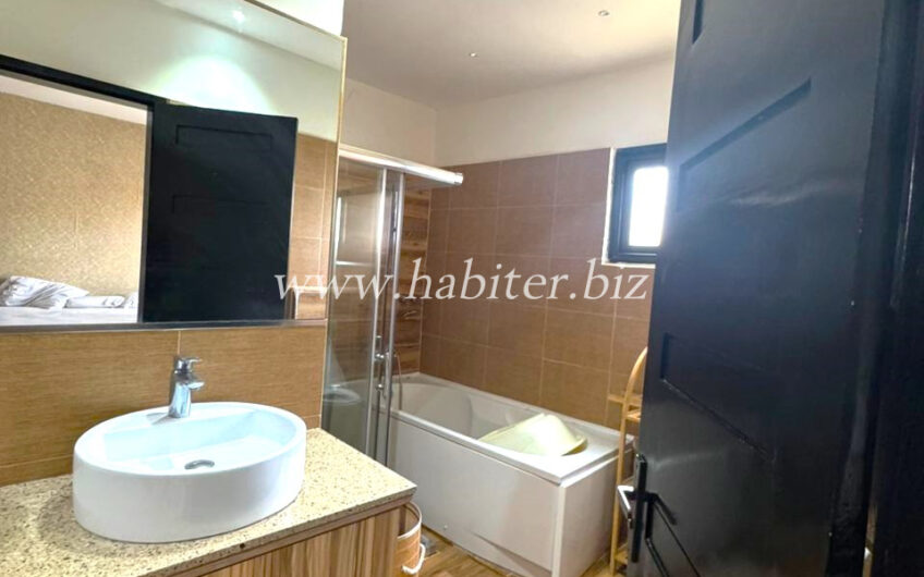 Villa R+2 à louer aux Almadies 2