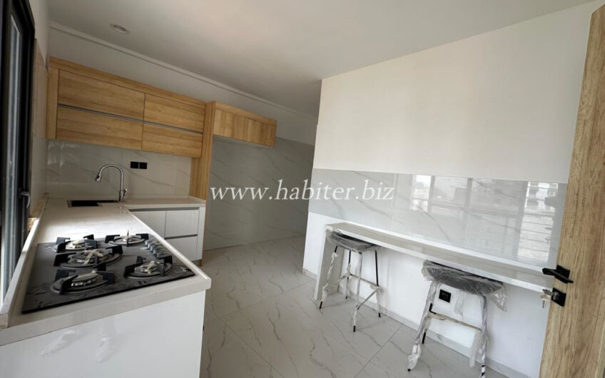 Appartement à louer au Point E