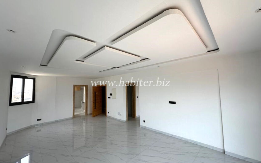 Appartement à louer au Point E