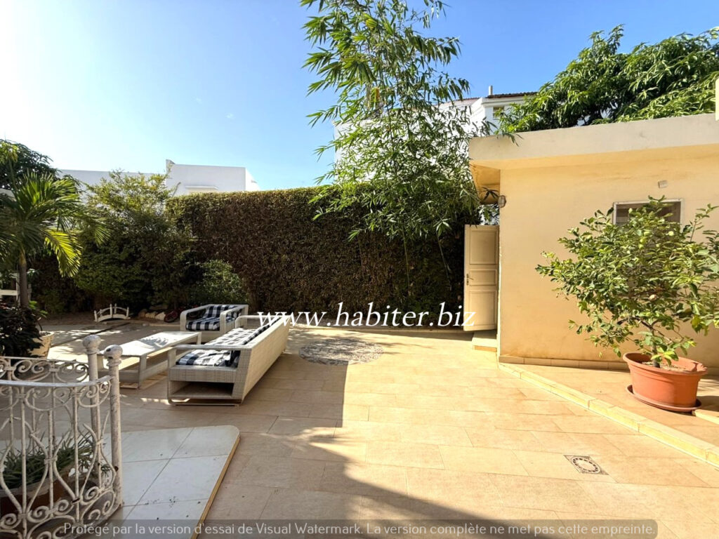 Villa R+1 à vendre à Sipres 1