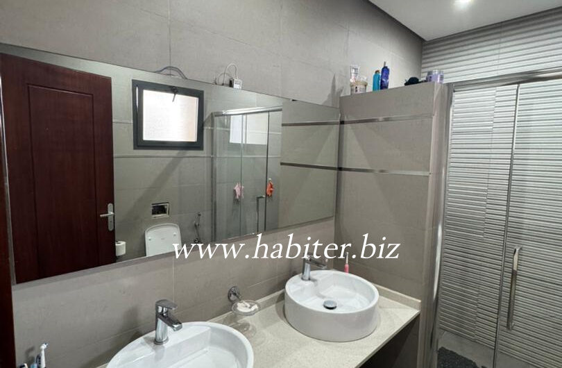Appartement de 197m2 à vendre au point E