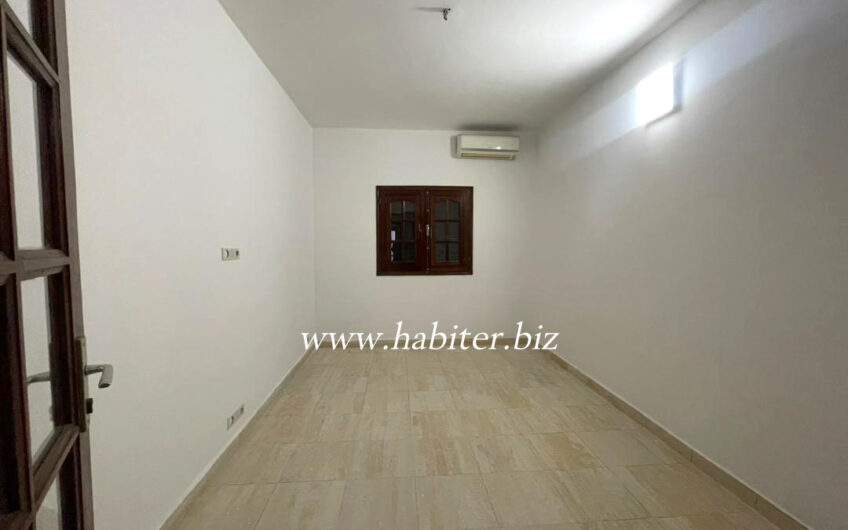 Villa R+2 à louer à Mermoz