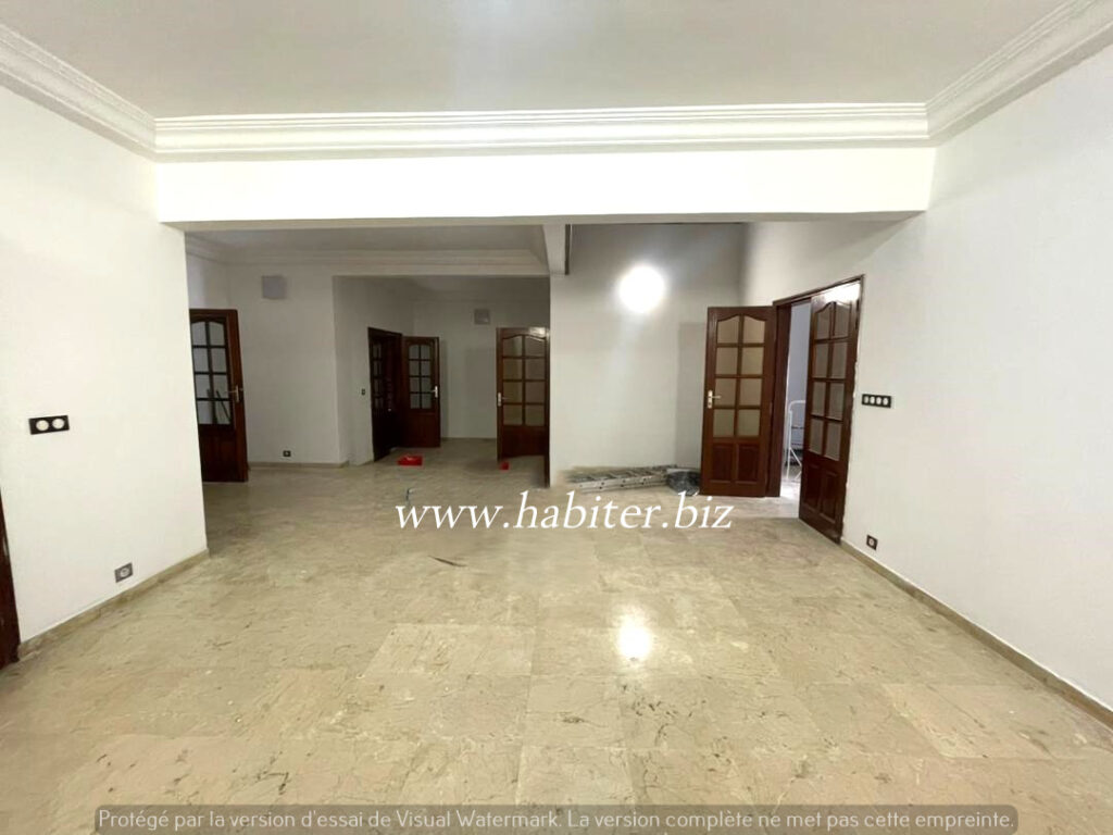 Villa R+2 à louer à Mermoz