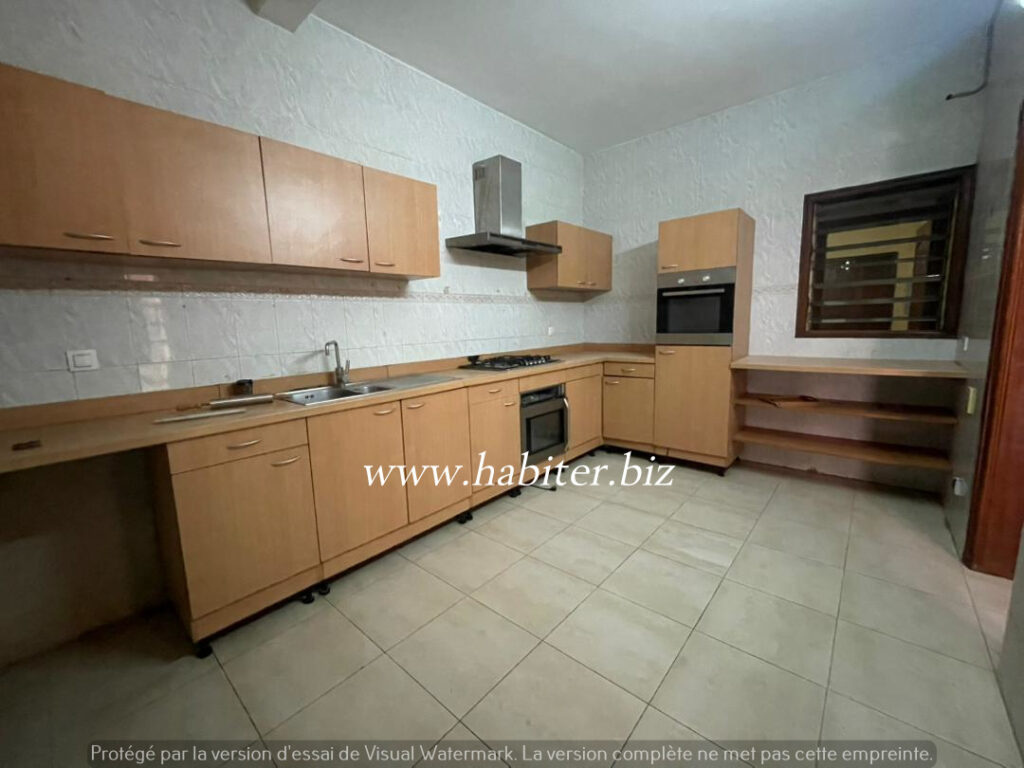 Villa R+2 à louer à Mermoz