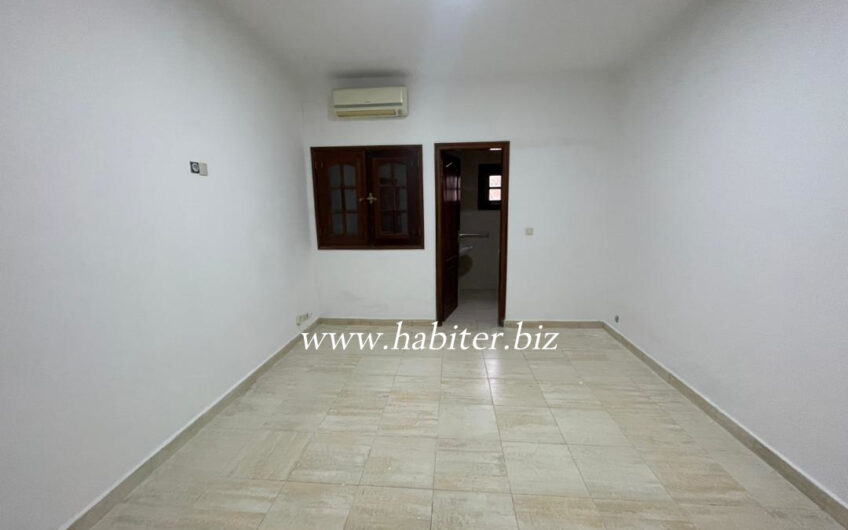 Villa R+2 à louer à Mermoz