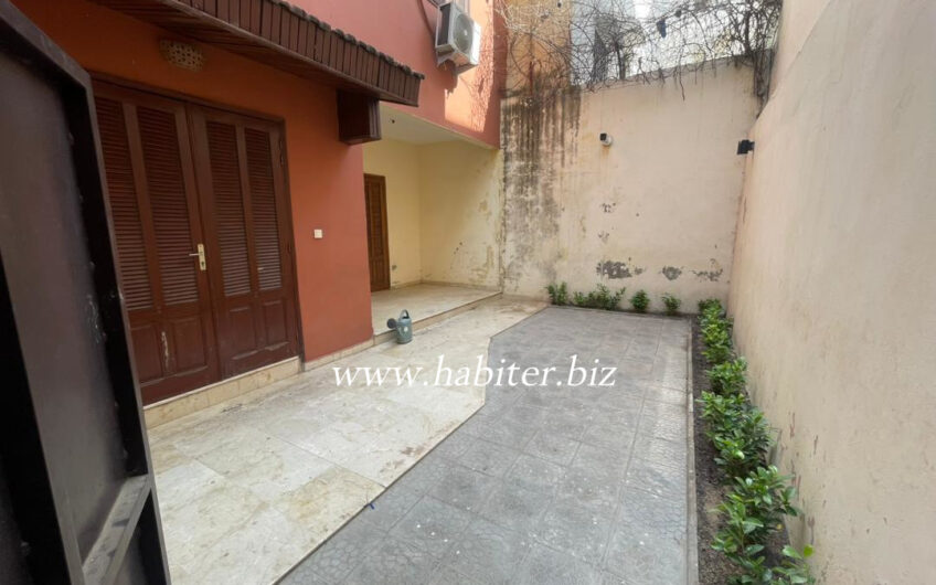 Villa R+2 à louer à Mermoz