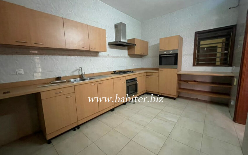 Villa R+2 à louer à Mermoz
