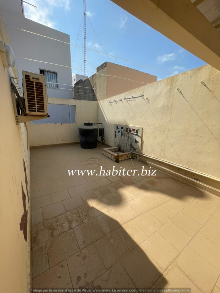 Villa R+2 à louer à Mermoz