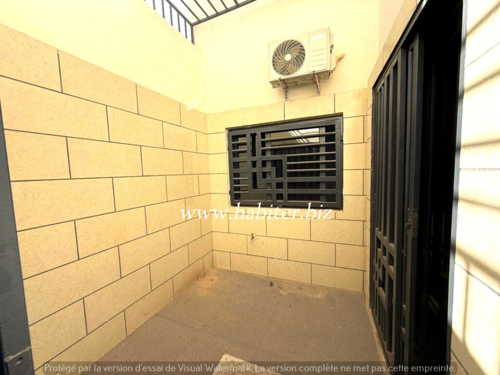 Appartement à louer aux almadies à la zone de recasement