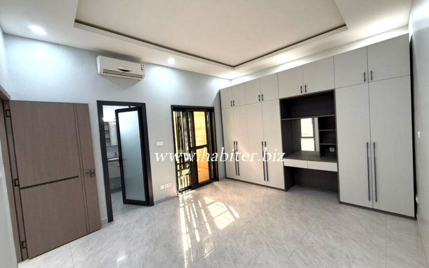 Appartement à louer aux almadies à la zone de recasement