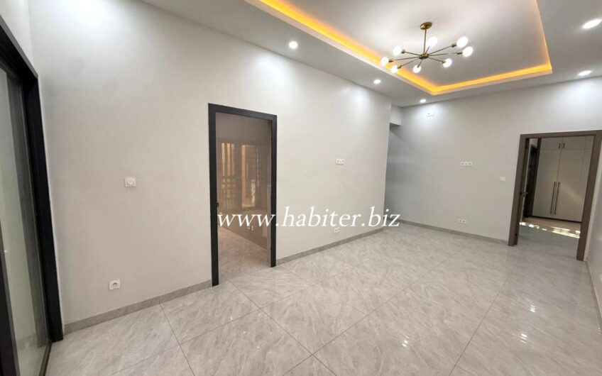 Appartement à louer aux almadies à la zone de recasement