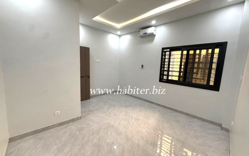Appartement à louer aux almadies à la zone de recasement