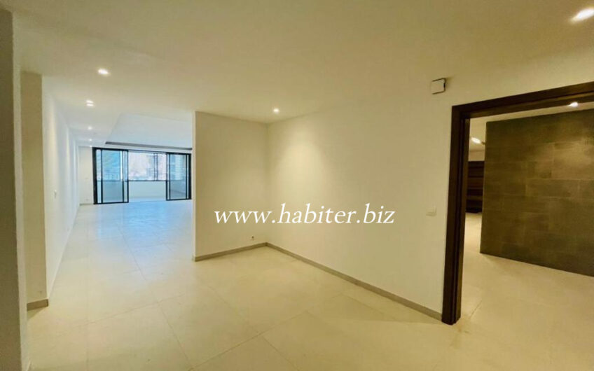 Appartement de 243m2 à vendre à Fann Mermoz