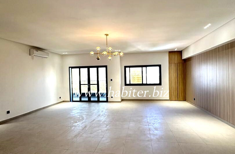 Appartement à louer au Point E