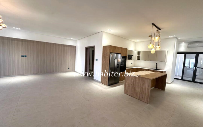 Appartement à louer au Point E