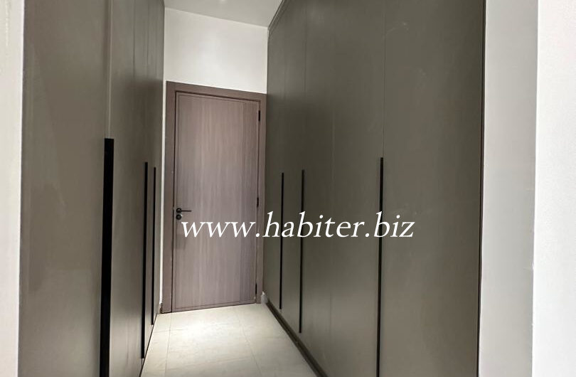 Appartement à louer au Point E