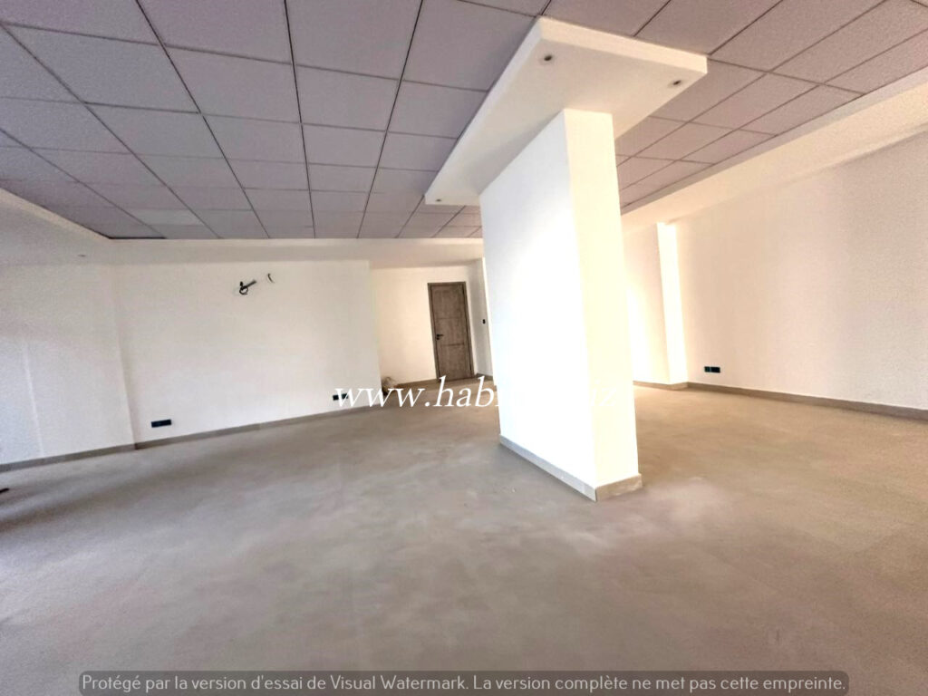 Plateaux de bureaux à louer au Point E