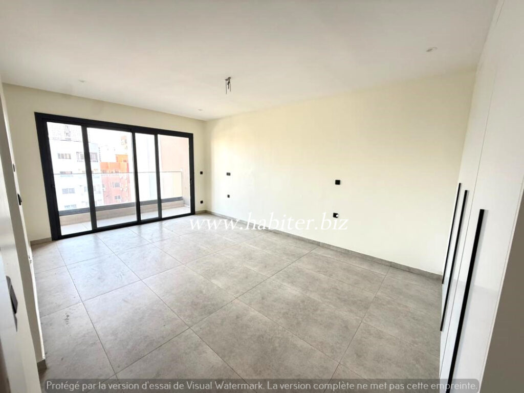 Appartement de type F4 à louer au point E
