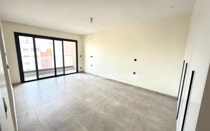 Appartement de type F4 à louer au point E