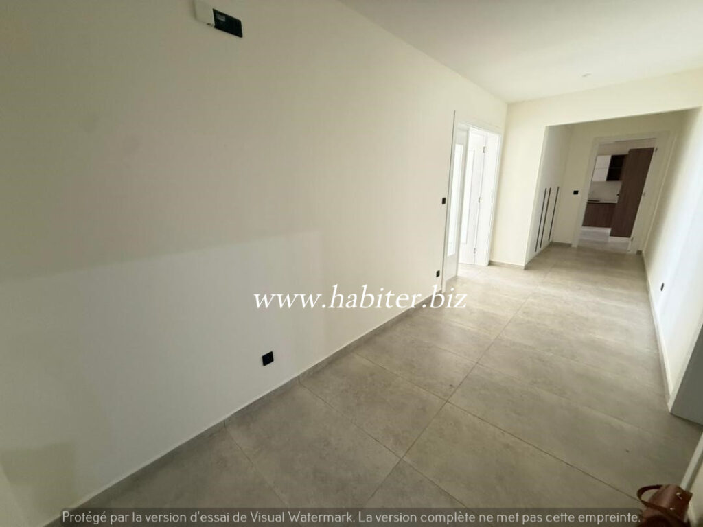 Appartement de type F4 à louer au point E