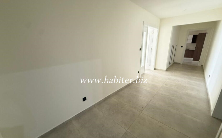 Appartement de type F4 à louer au point E