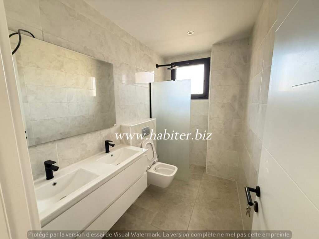 Appartement de type F4 à louer au point E