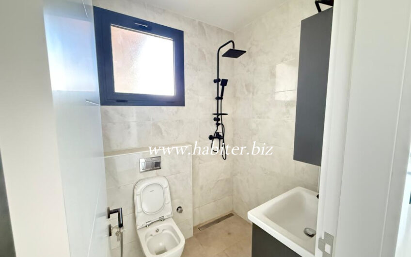 Appartement de type F4 à louer au point E