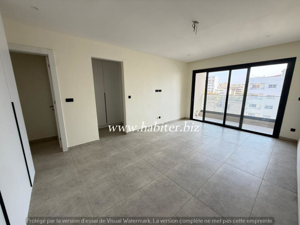Appartement de type F4 à louer au point E