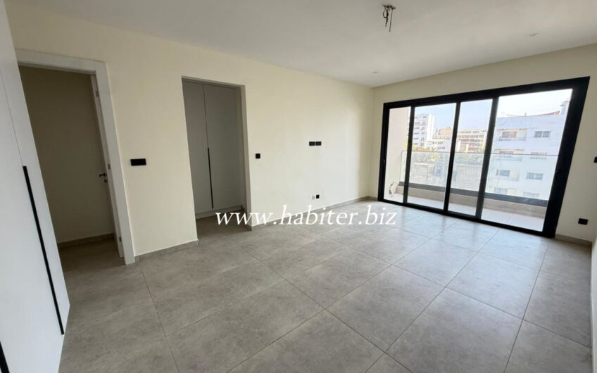 Appartement de type F4 à louer au point E