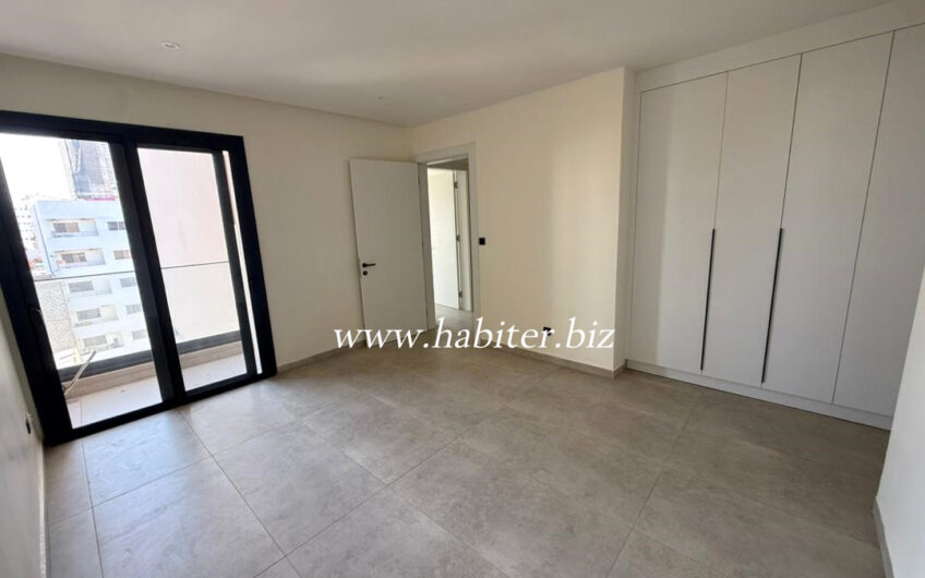 Appartement de type F4 à louer au point E