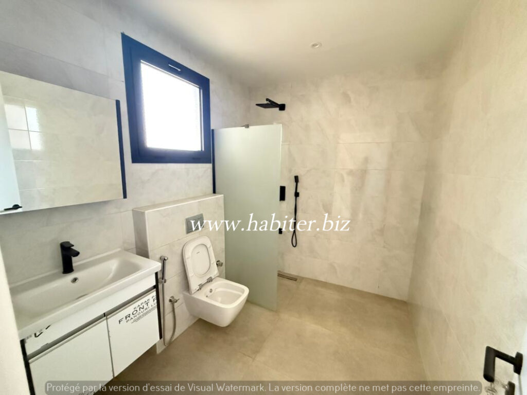 Appartement de type F4 à louer au point E