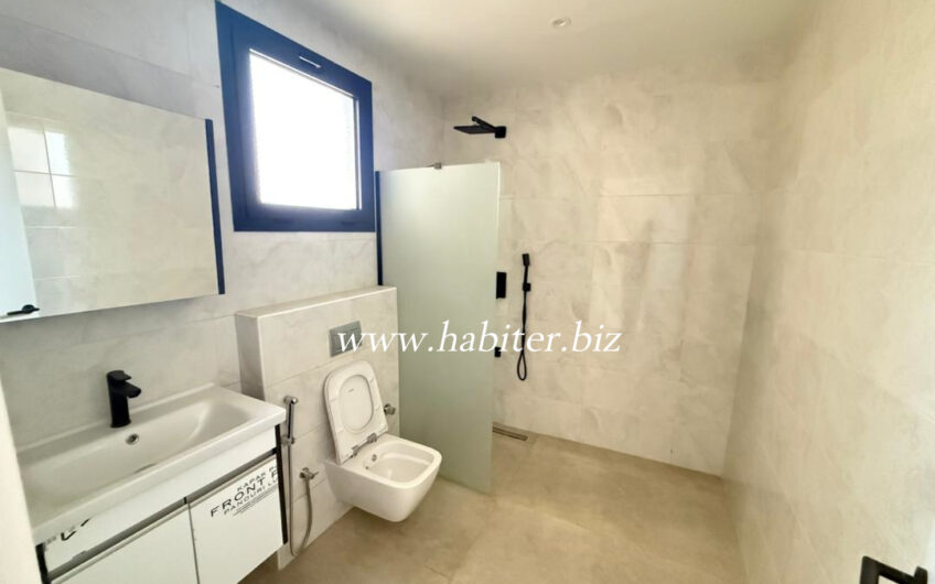 Appartement de type F4 à louer au point E