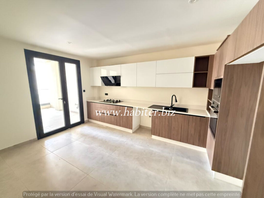 Appartement de type F4 à louer au point E