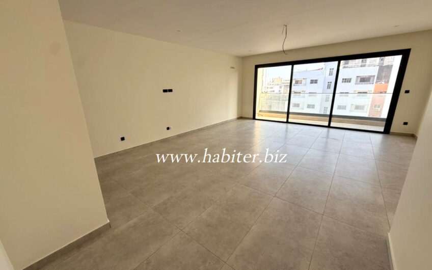 Appartement de type F4 à louer au point E
