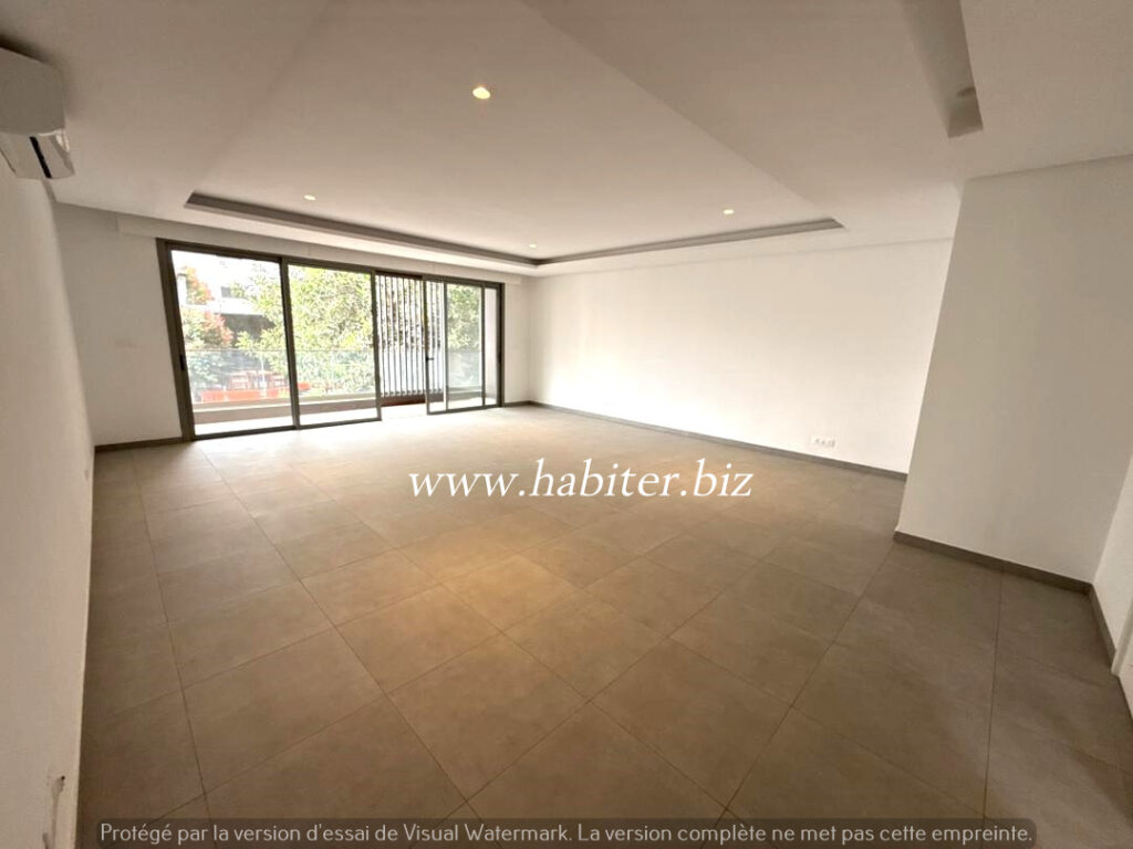 Appartement de type F4 à louer au point E