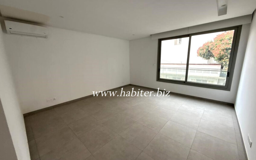 Appartement de type F4 à louer au point E