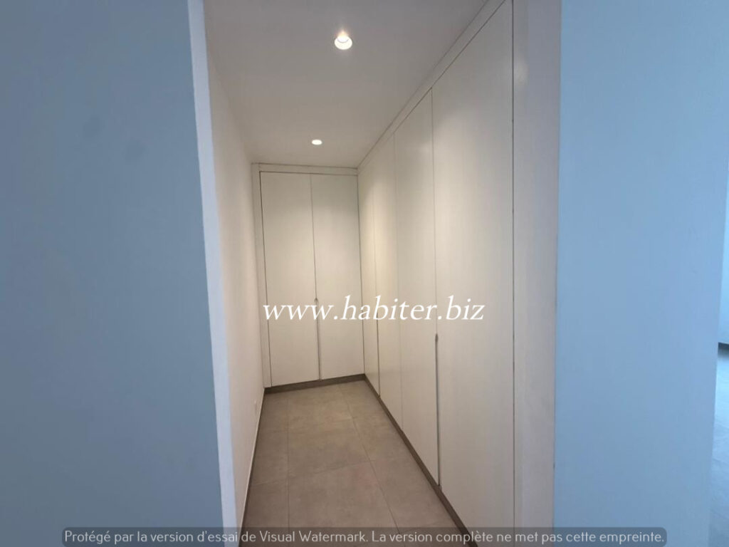 Appartement de type F4 à louer au point E