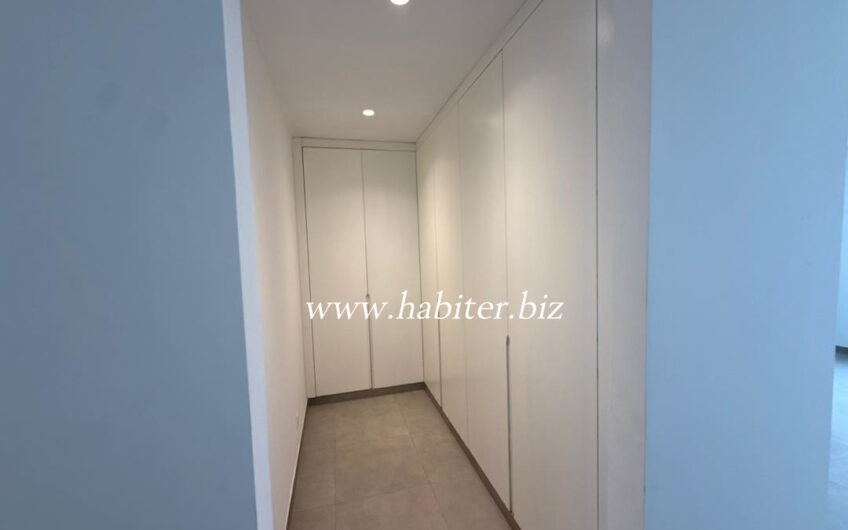 Appartement de type F4 à louer au point E