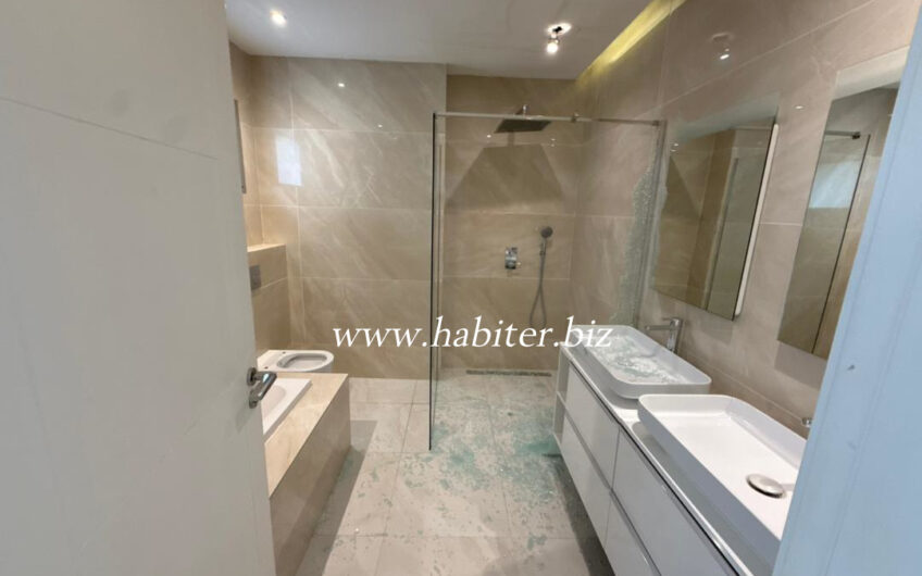 Appartement de type F4 à louer au point E