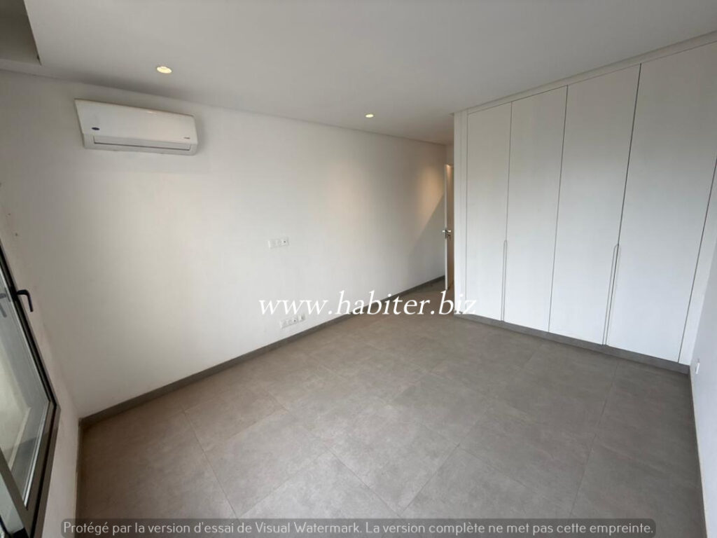 Appartement de type F4 à louer au point E