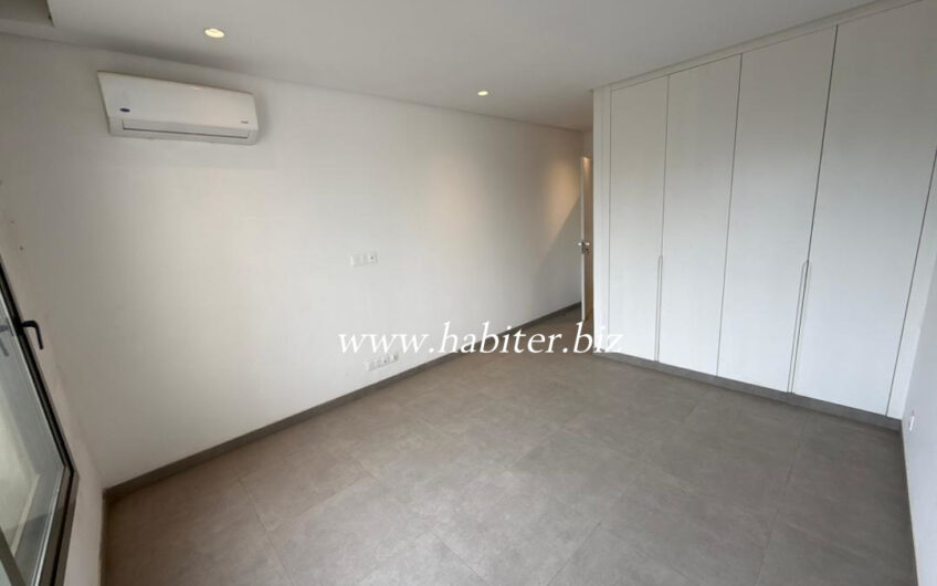 Appartement de type F4 à louer au point E