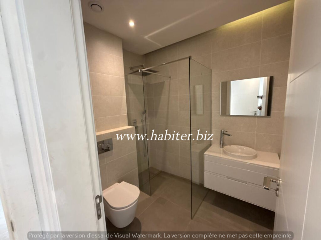 Appartement de type F4 à louer au point E