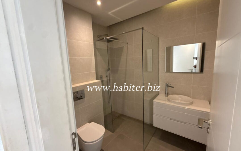Appartement de type F4 à louer au point E