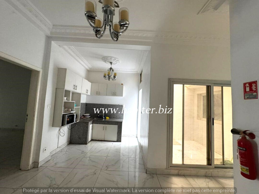 Villa R+2 à louer aux Mamelles