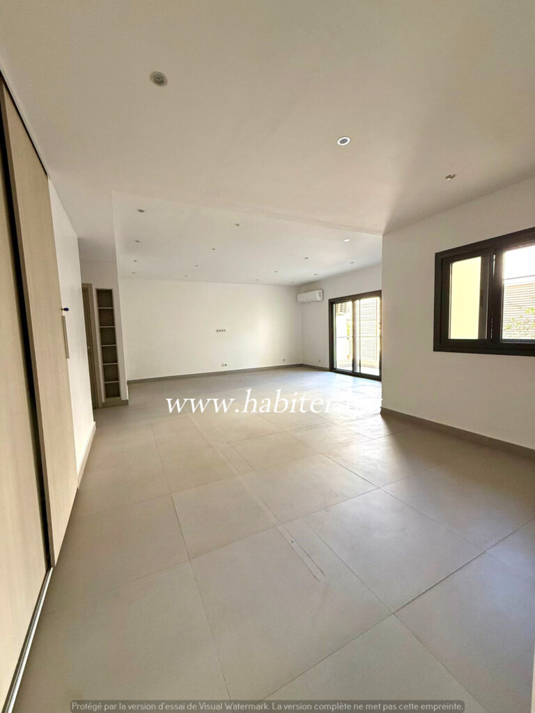 Magnifique Duplex à louer au Point E